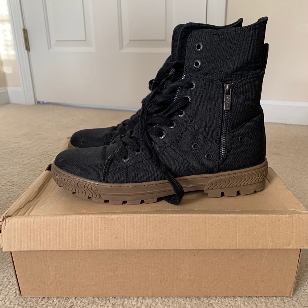 Black Levi Boots